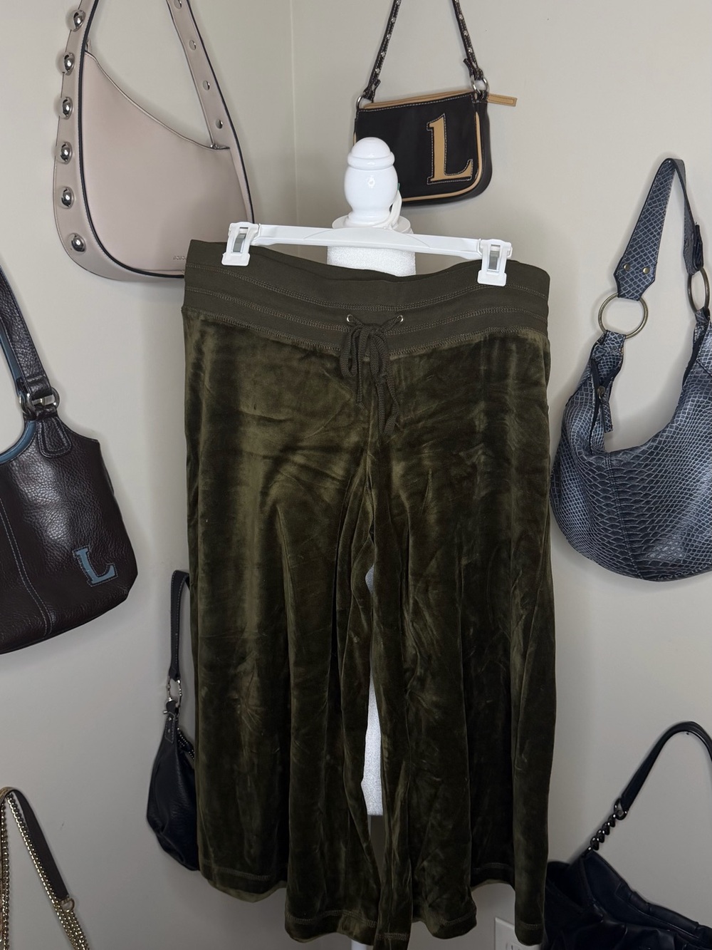 NWT VTG Mossimo Olive Green Velour Drawstring Gaucho Capri Pants - Size L